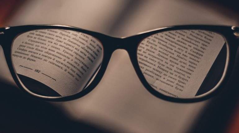UN OPTICIEN DIPLOME PEUT TRAVAILLER DANS UN SUPERMARCHE OU HYPERMARCHE